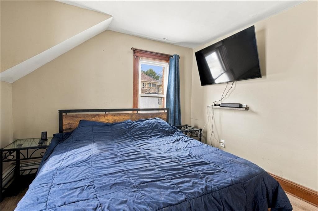 Single Family Residence at 297 Burnside Avenue, Woonsocket, photo 14 of 28