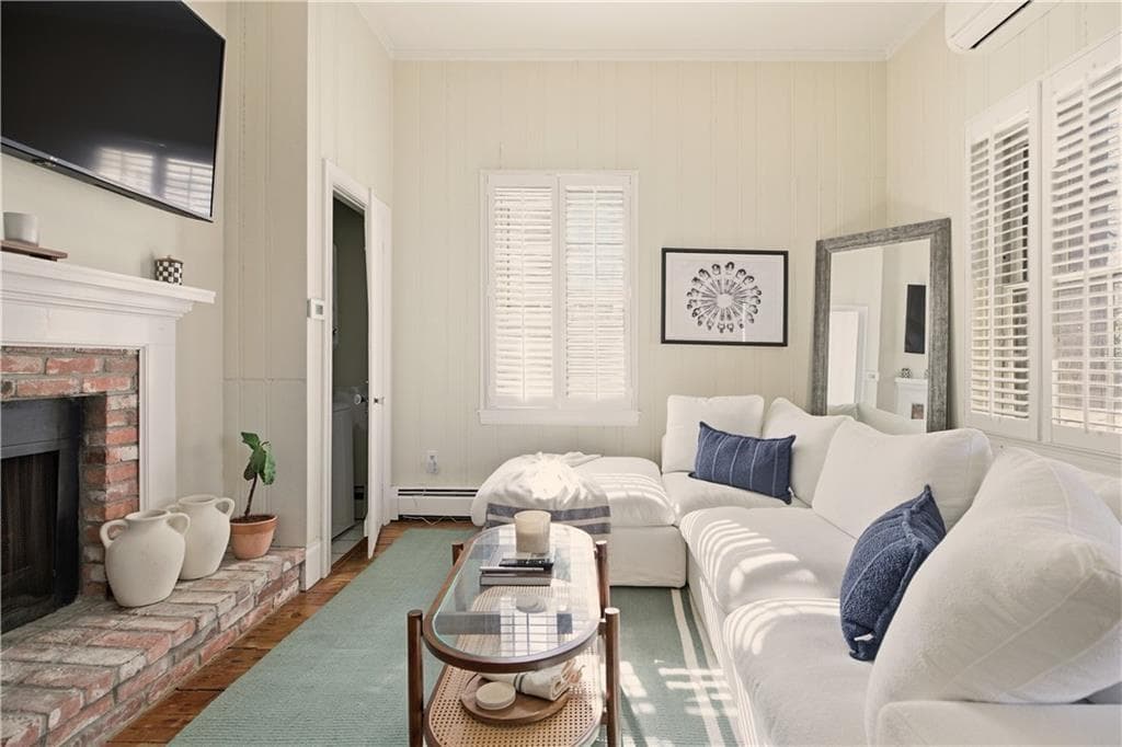 Condominium at 28 Kay Street UNIT 3, Newport, photo 17 of 25