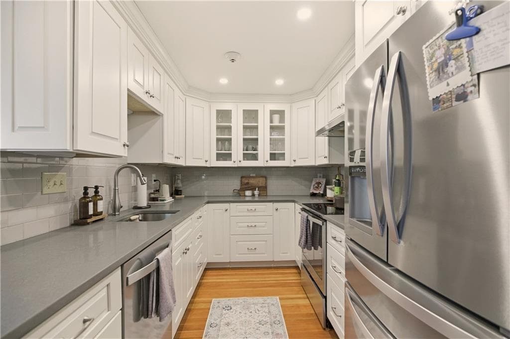 Condominium at 28 Kay Street UNIT 3, Newport, photo 5 of 25