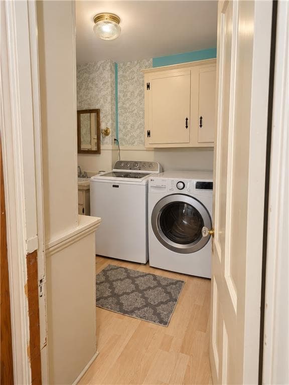 Single Family Residence at 307 Slocum Road, Dartmouth, photo 20 of 48