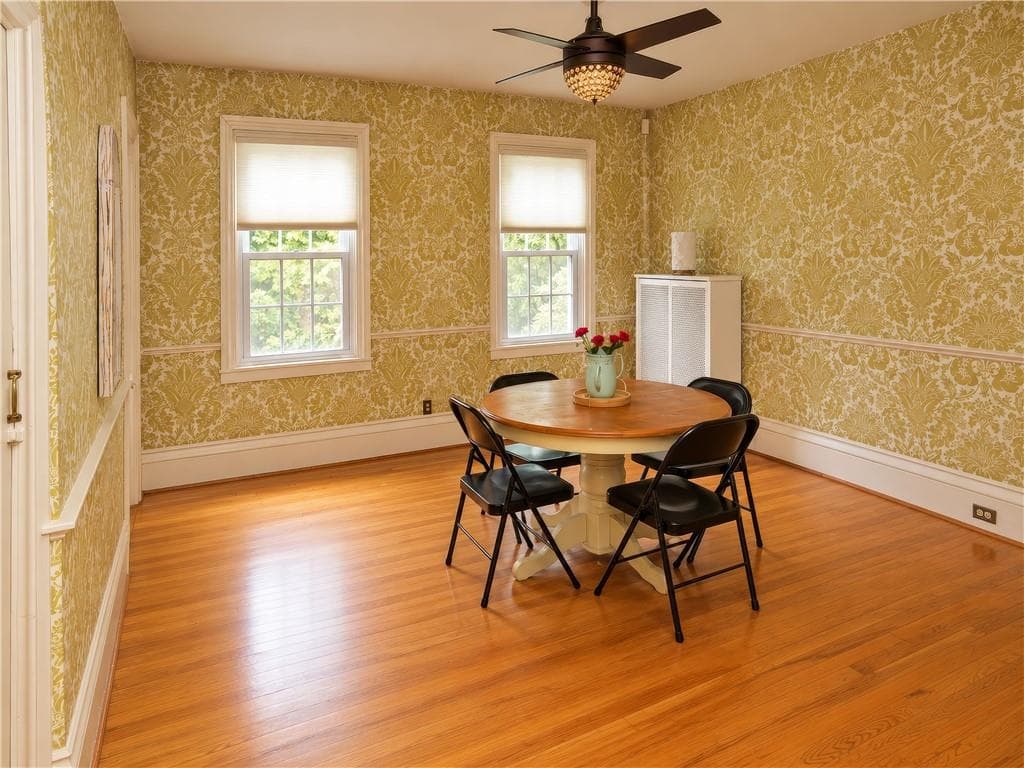 Single Family Residence at 307 Slocum Road, Dartmouth, photo 9 of 48