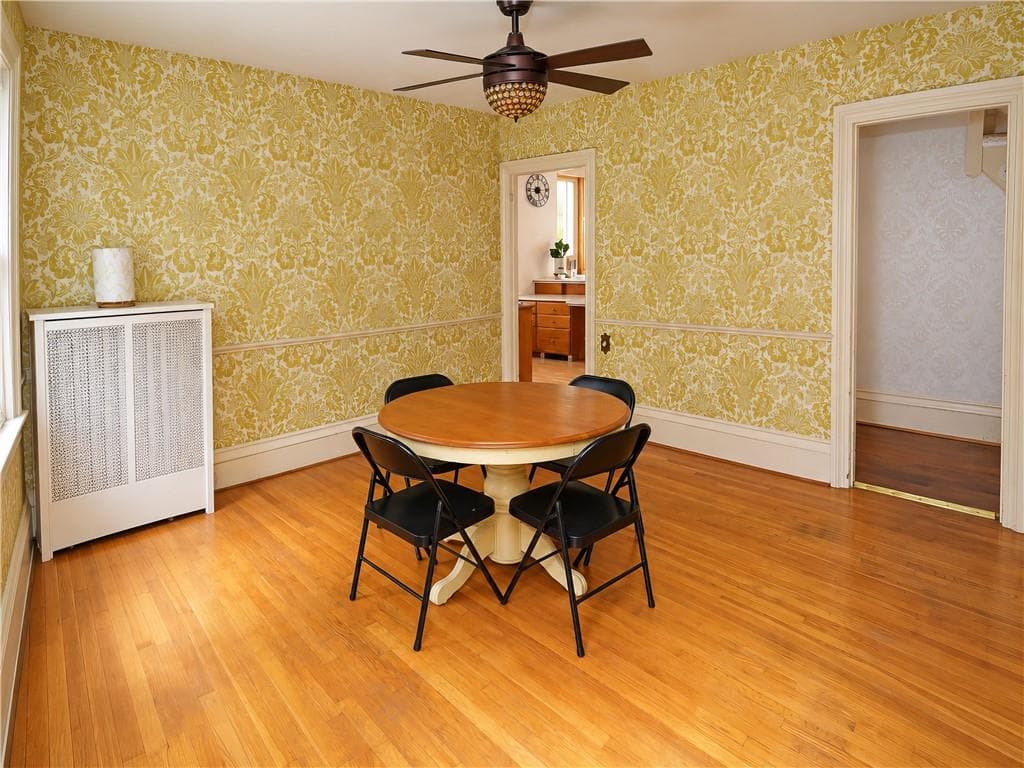 Single Family Residence at 307 Slocum Road, Dartmouth, photo 10 of 48
