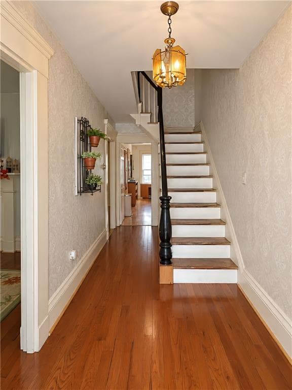 Single Family Residence at 307 Slocum Road, Dartmouth, photo 8 of 48