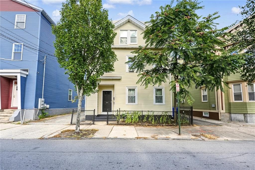 211 Carpenter Street
