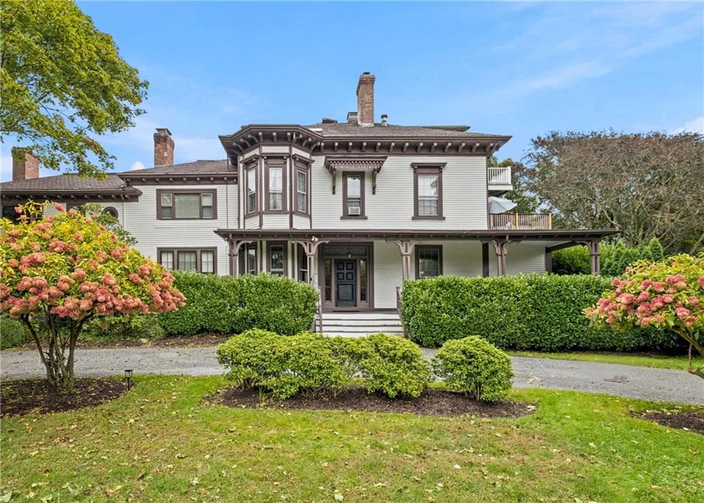 46 Chastellux Avenue UNIT M7