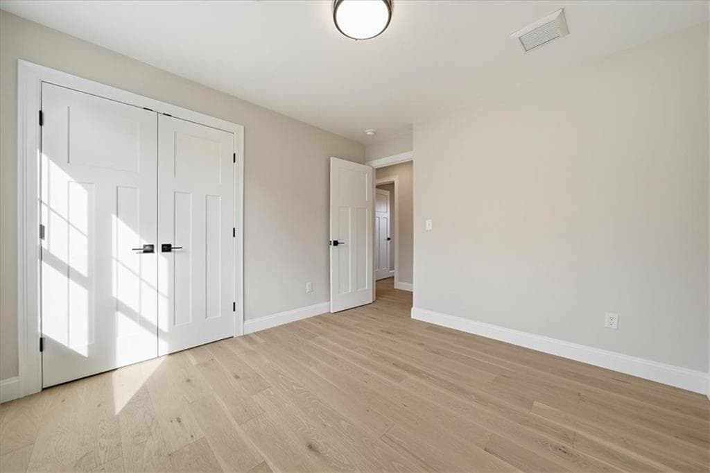 Single Family Residence at 67 Kenway Avenue, Warwick, photo 23 of 48