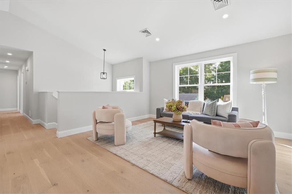 Single Family Residence at 67 Kenway Avenue, Warwick, photo 10 of 48