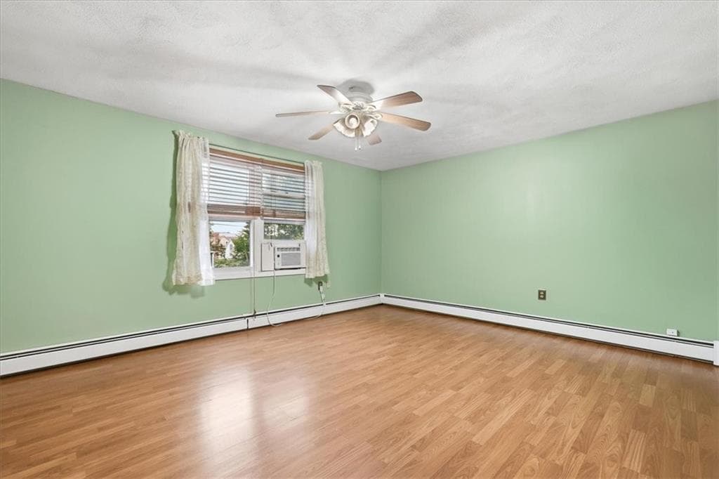 Condominium at 97 Reed Street, Warwick, photo 23 of 39