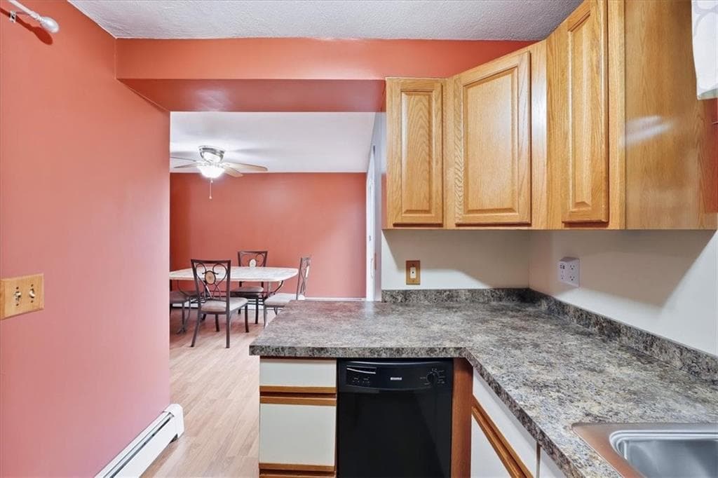 Condominium at 97 Reed Street, Warwick, photo 16 of 39