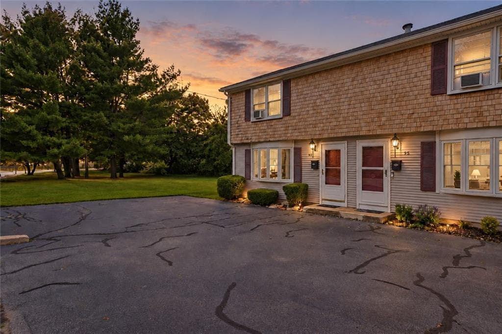 Condominium at 97 Reed Street, Warwick, photo 3 of 39