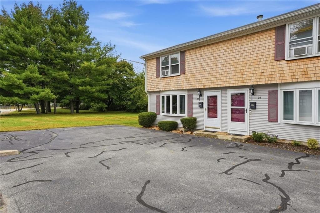 Condominium at 97 Reed Street, Warwick, photo 38 of 39
