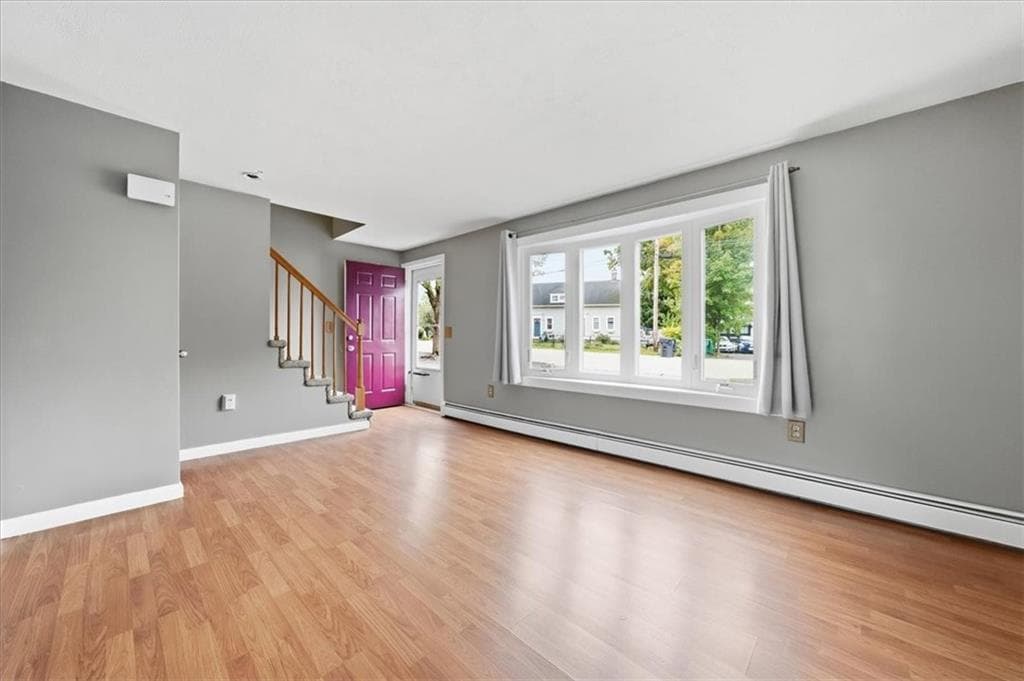 Condominium at 97 Reed Street, Warwick, photo 10 of 39