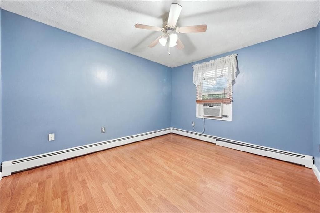 Condominium at 97 Reed Street, Warwick, photo 25 of 39