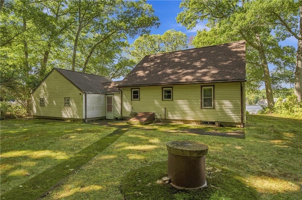 Single Family Residence at 374 Reservoir Road, Burrillville, photo 6 of 38