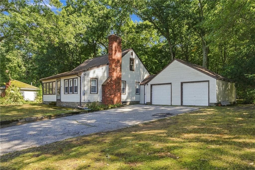 Single Family Residence at 374 Reservoir Road, Burrillville, photo 4 of 38
