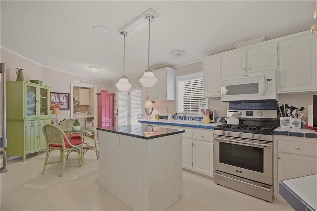 Single Family Residence at 26 Mockingbird Lane, Tiverton, photo 20 of 47