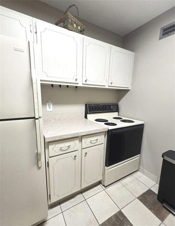 Condominium at 292 PEQUOT Avenue UNIT 4E, New London, photo 34 of 36