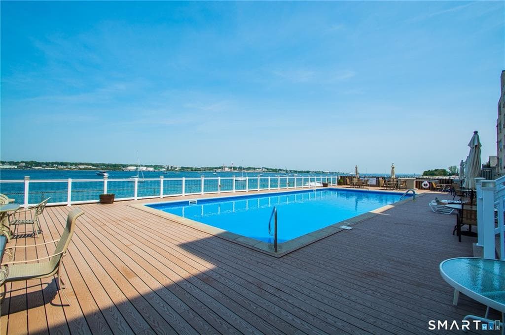 Condominium at 292 PEQUOT Avenue UNIT 4E, New London, photo 15 of 36