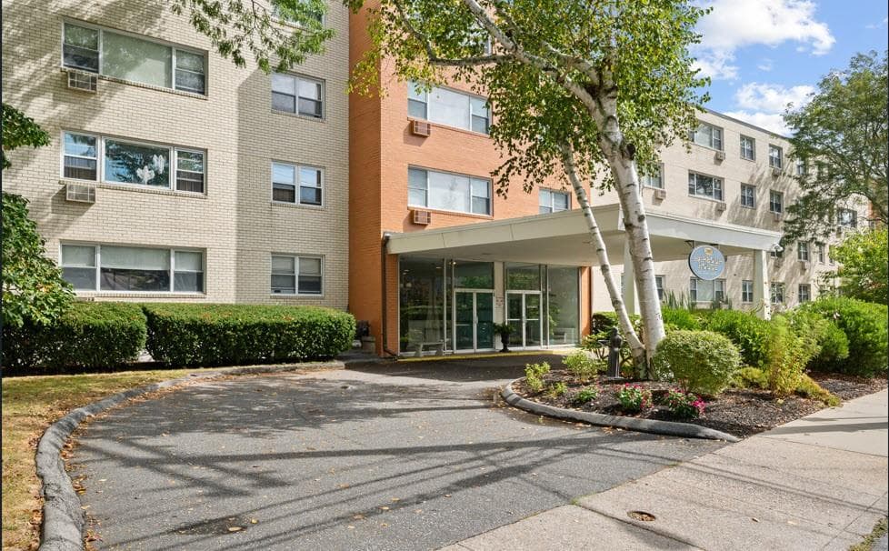 Condominium at 292 PEQUOT Avenue UNIT 4E, New London, photo 4 of 36