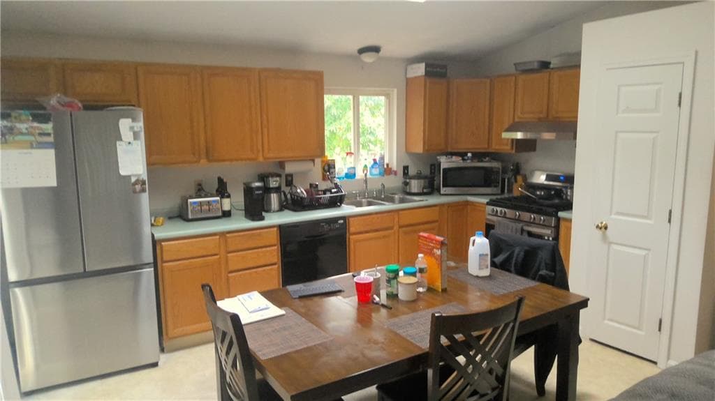 Single Family Residence at 200 Bend Street, Warwick, photo 5 of 24