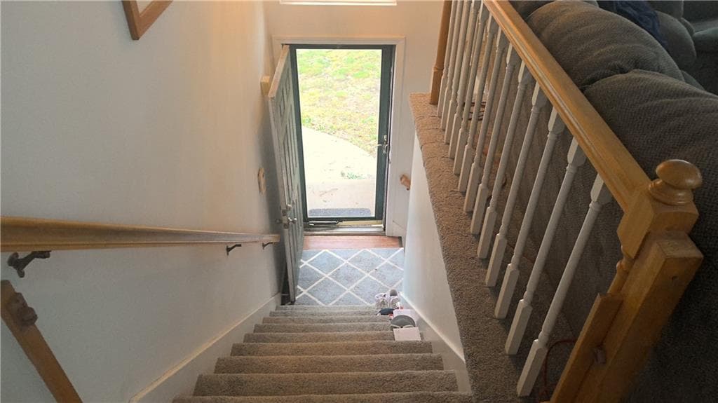 Single Family Residence at 200 Bend Street, Warwick, photo 14 of 24