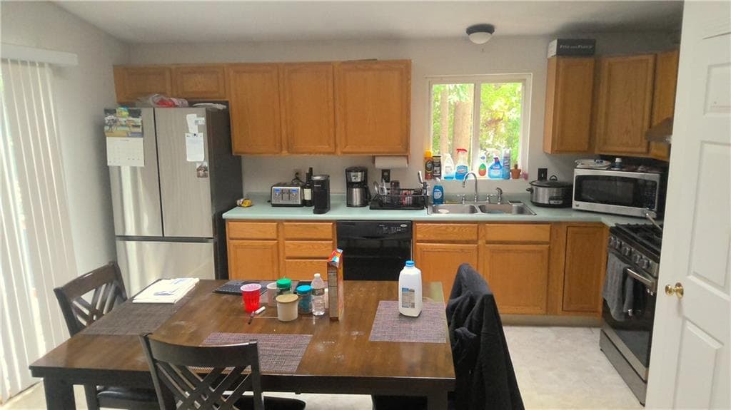 Single Family Residence at 200 Bend Street, Warwick, photo 4 of 24