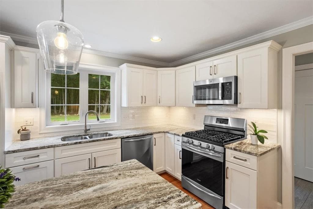 Single Family Residence at 42 E East Lantern Road, Lincoln, photo 14 of 50