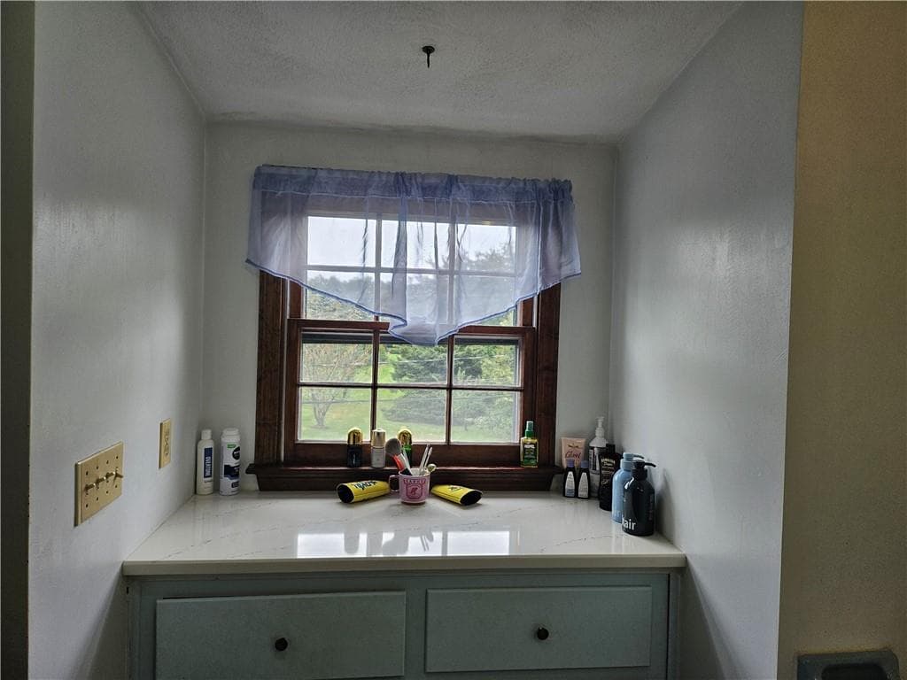 Single Family Residence at 3 Kirker Drive, East Greenwich, photo 17 of 42