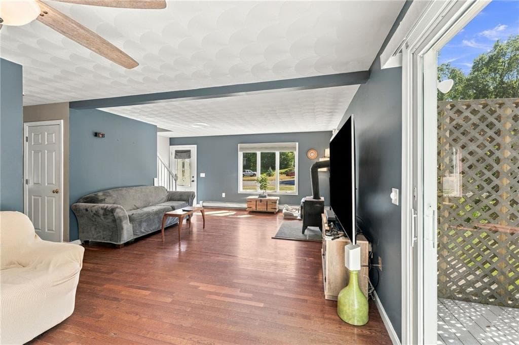 Single Family Residence at 10 Erin Drive, South Kingstown, photo 14 of 43