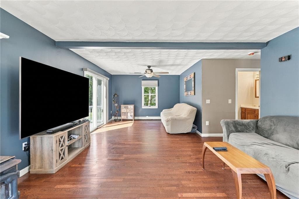 Single Family Residence at 10 Erin Drive, South Kingstown, photo 11 of 43