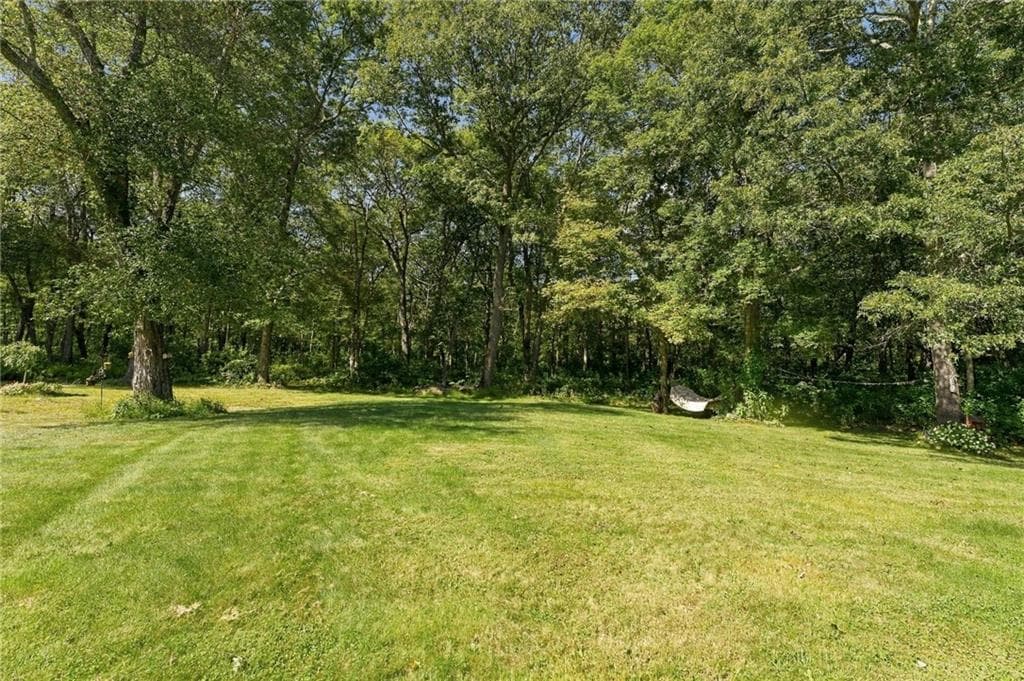 Single Family Residence at 10 Erin Drive, South Kingstown, photo 8 of 43