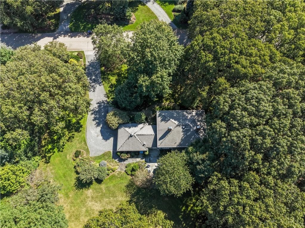 Single Family Residence at 3 Lighthouse Lane, Barrington, photo 36 of 39
