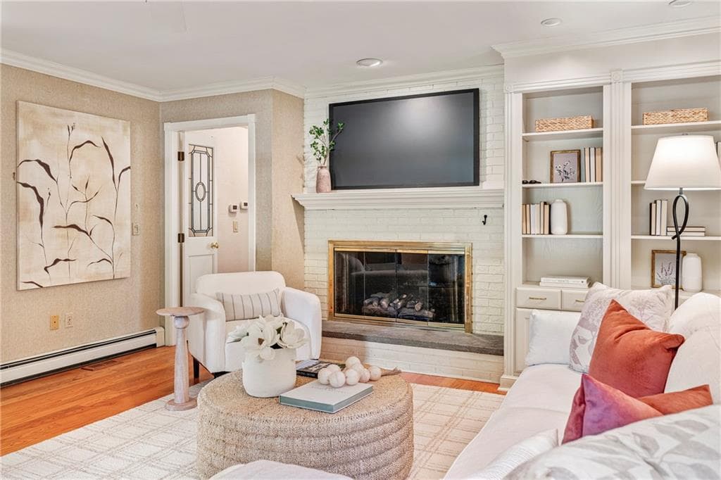 Single Family Residence at 3 Lighthouse Lane, Barrington, photo 9 of 39