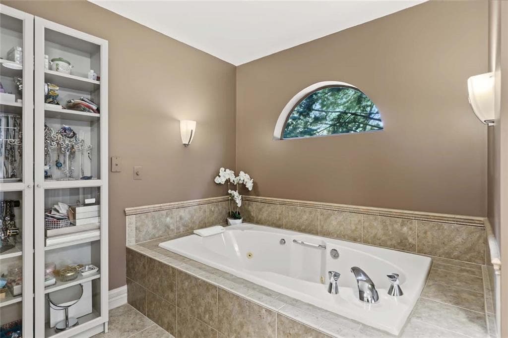Single Family Residence at 65 Viva Way, Woonsocket, photo 25 of 47