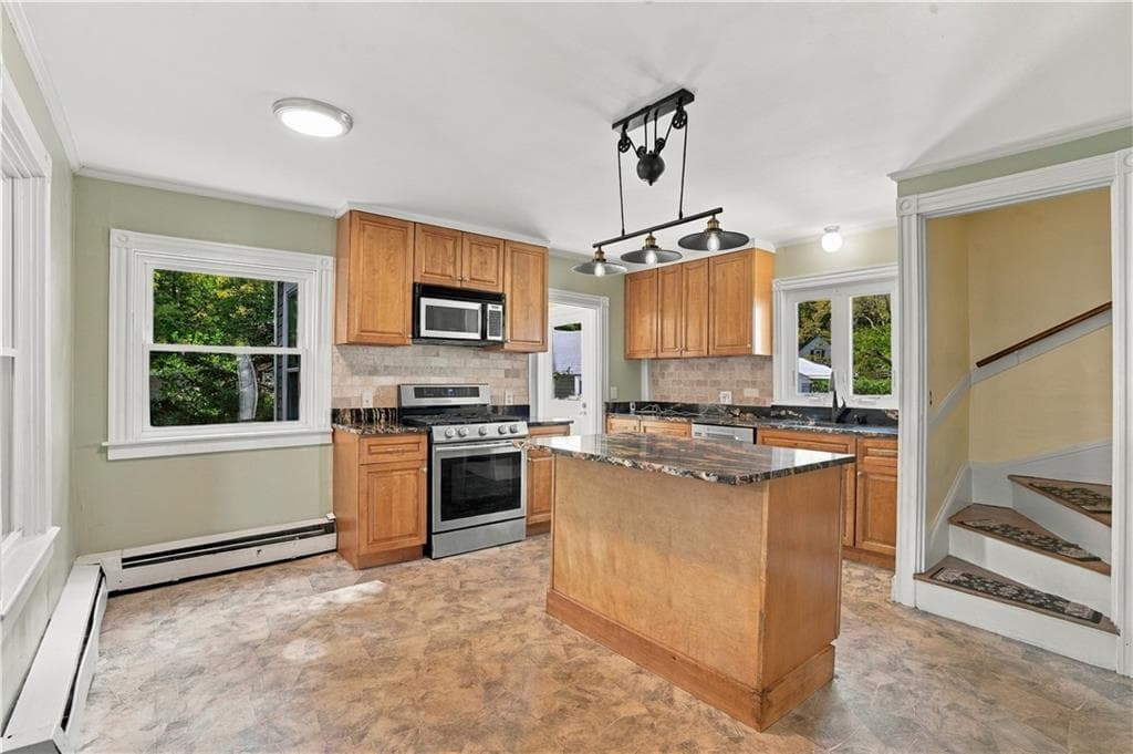 Single Family Residence at 186 Danielson Pike, Scituate, photo 4 of 22