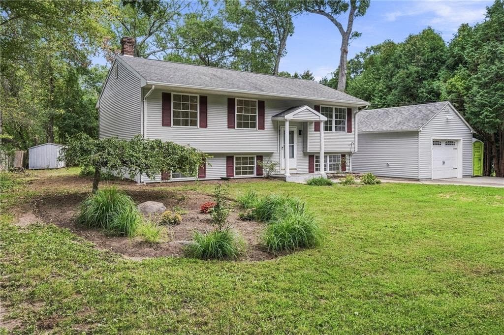 Single Family Residence at 7 Cedar Knoll Drive, Hopkinton, photo 3 of 46