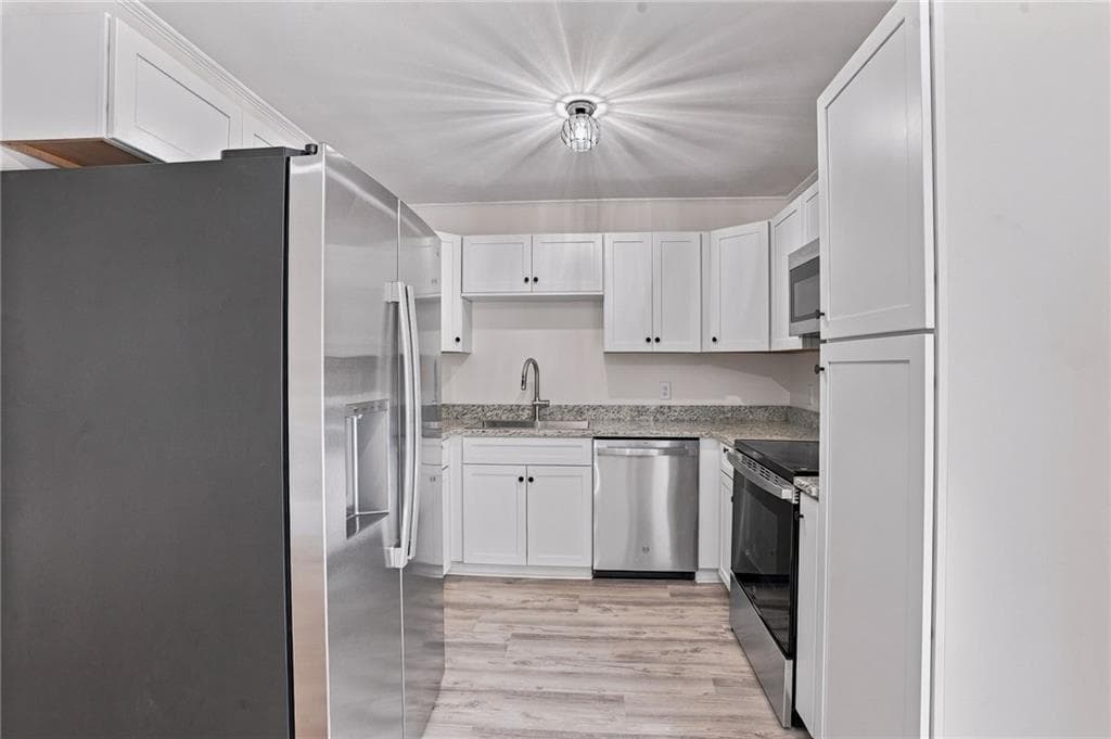 Single Family Residence at 7 Cedar Knoll Drive, Hopkinton, photo 10 of 46