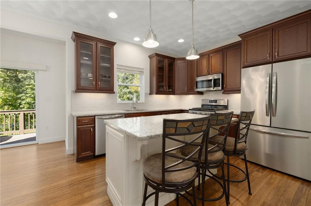 Single Family Residence at 84 Morningside Drive, North Kingstown, photo 12 of 40