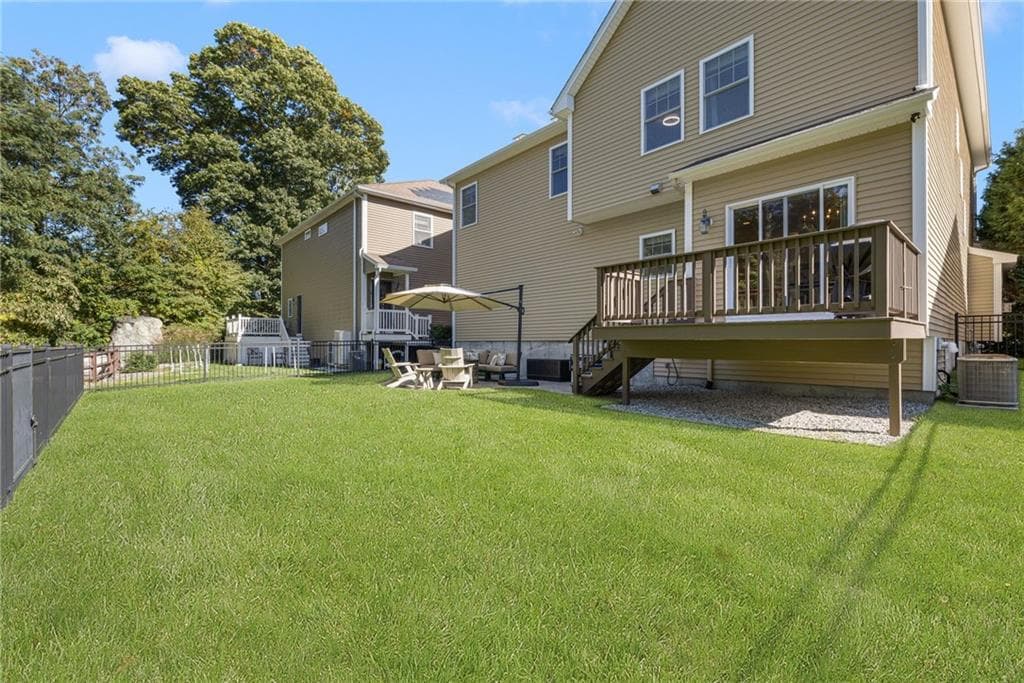Single Family Residence at 84 Morningside Drive, North Kingstown, photo 36 of 40
