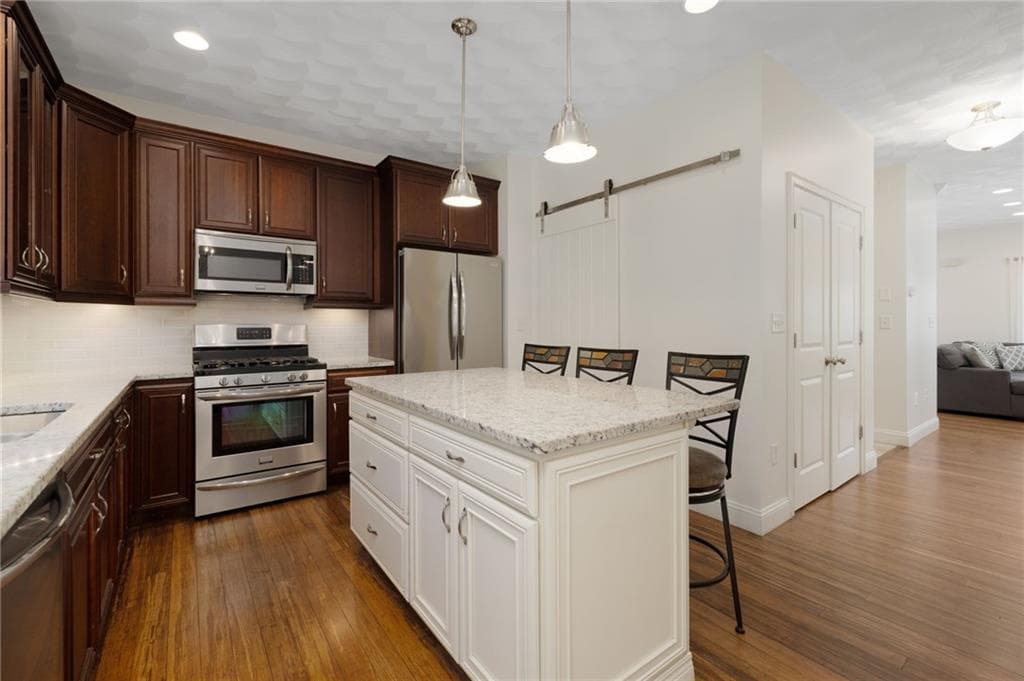 Single Family Residence at 84 Morningside Drive, North Kingstown, photo 14 of 40