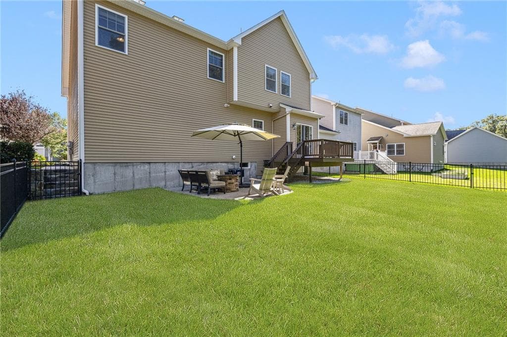 Single Family Residence at 84 Morningside Drive, North Kingstown, photo 35 of 40