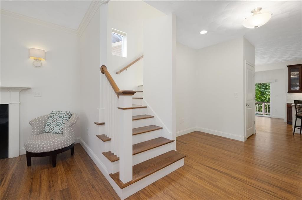 Single Family Residence at 84 Morningside Drive, North Kingstown, photo 8 of 40