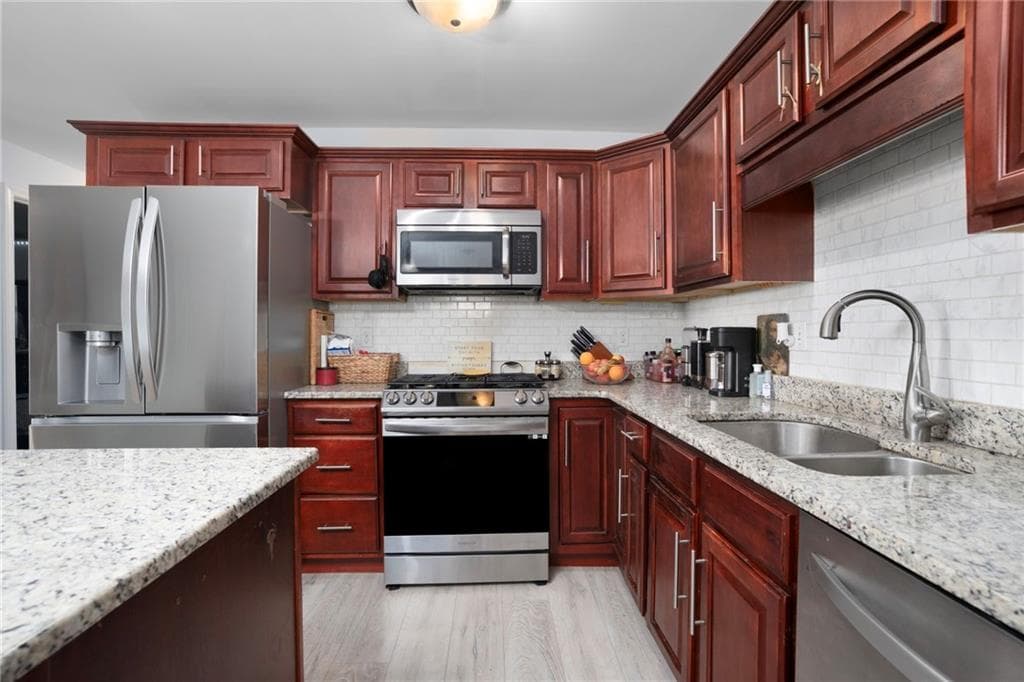 Condominium at 1 Gray Coach Lane UNIT 101, Cranston, photo 7 of 20