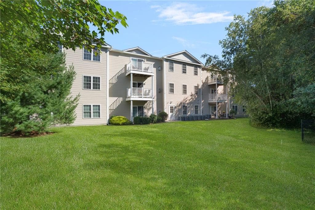 Condominium at 1 Gray Coach Lane UNIT 101, Cranston, photo 18 of 20