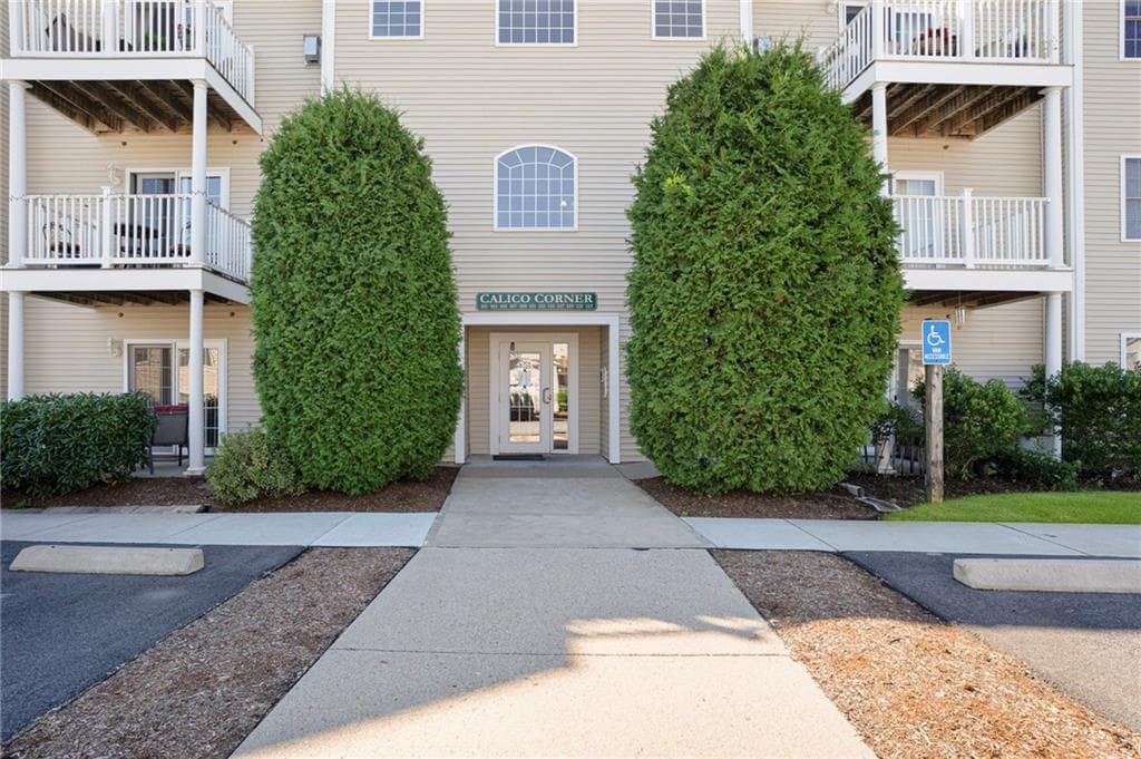 Condominium at 1 Gray Coach Lane UNIT 101, Cranston, photo 19 of 20