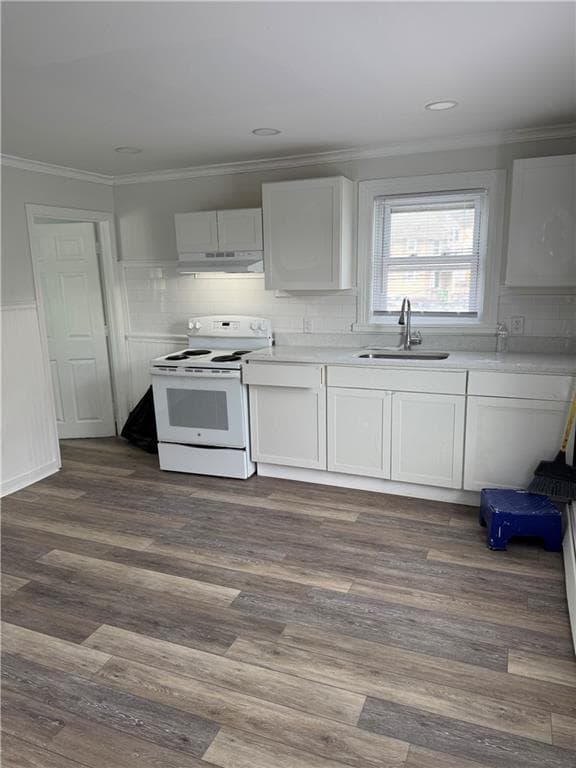 Multi Family at 325 Manton Avenue, Providence, photo 6 of 18