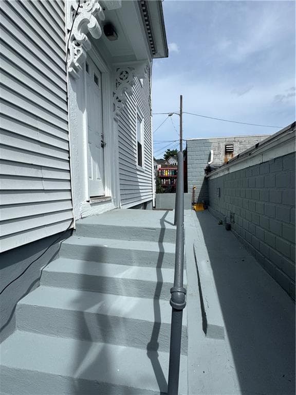 Multi Family at 325 Manton Avenue, Providence, photo 3 of 18