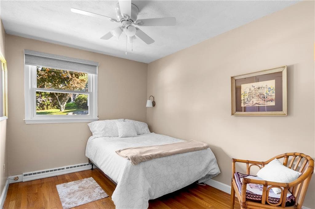 Single Family Residence at 114 Redwood Road, Portsmouth, photo 13 of 24
