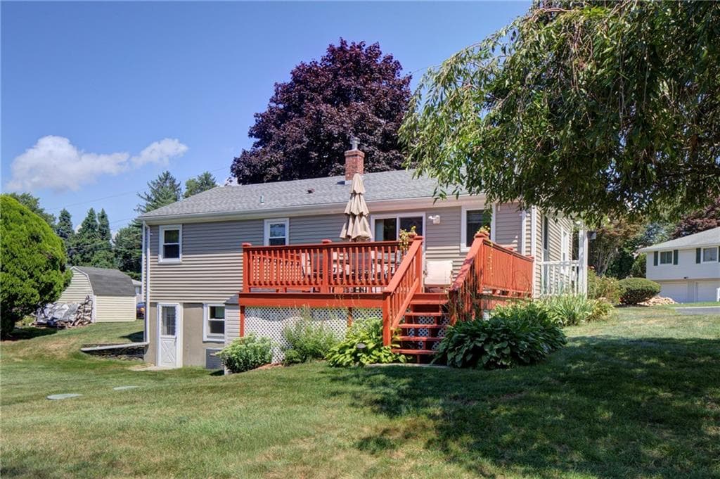 Single Family Residence at 114 Redwood Road, Portsmouth, photo 20 of 24