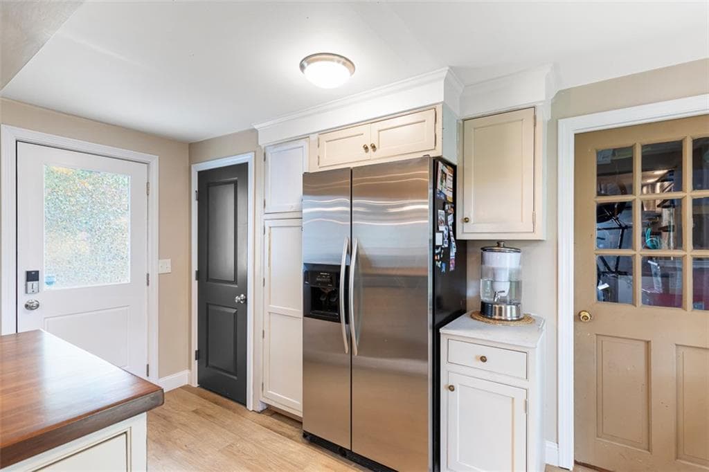 Single Family Residence at 26 Canario Drive, Warren, photo 16 of 50